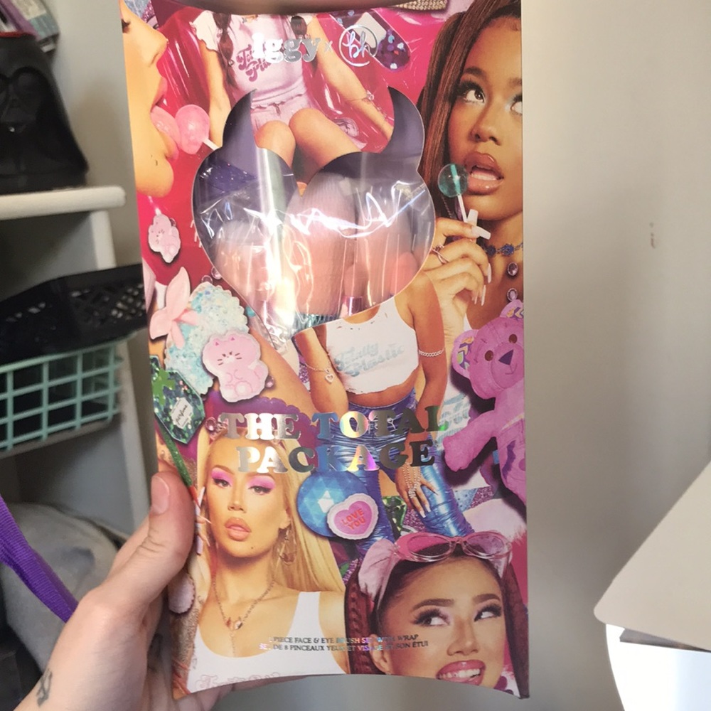 💜🆕BH Cosmetics x Iggy Azalea The Total Package 8 Piece Brush Set & Holder!BN💜